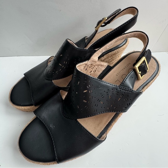 SOUL Naturalizer Ocean  Black and Tan Wedge Sandals - Picture 4 of 15